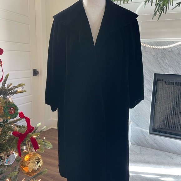 Vintage Black Velveteen  Lightweight Lined Opera Evening Swing Coat - Picture 2 of 8